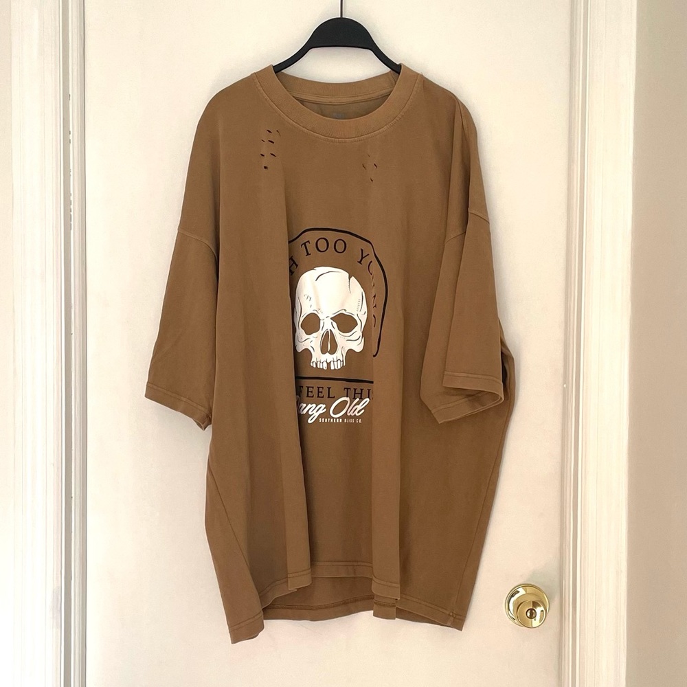 Sothern Bliss Co. Skull Print Crewneck T-shirt